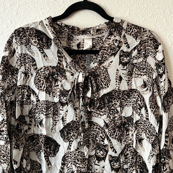 H&M Novelty Leopard Cat Feline Printed Blouse Size 10 - Picture 2 of 7